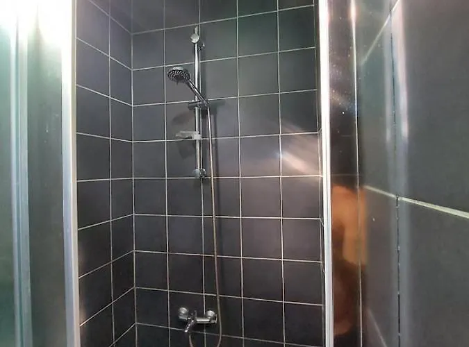 Anna 10 Min Walk From The 3*