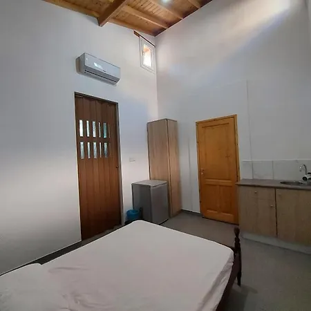 Πανσιόν Anna 10 Min Walk From The Λάρνακα