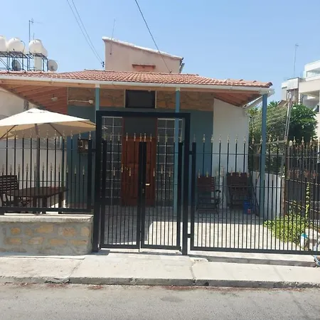 Anna 10 Min Walk From The